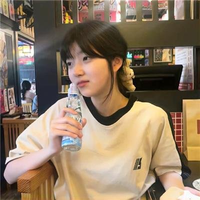 阳台上的坏女孩